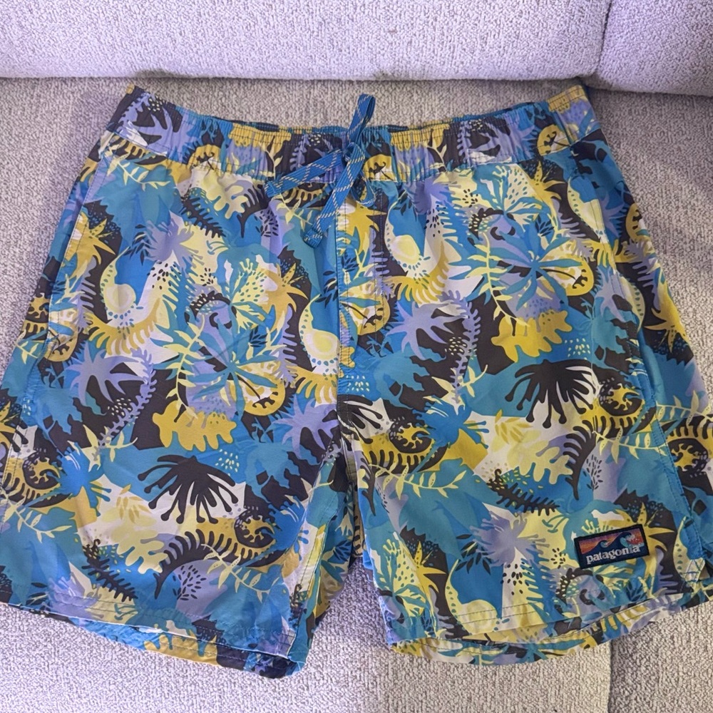 Patagonia Men’s Swim Trunks - Tropical Print Large